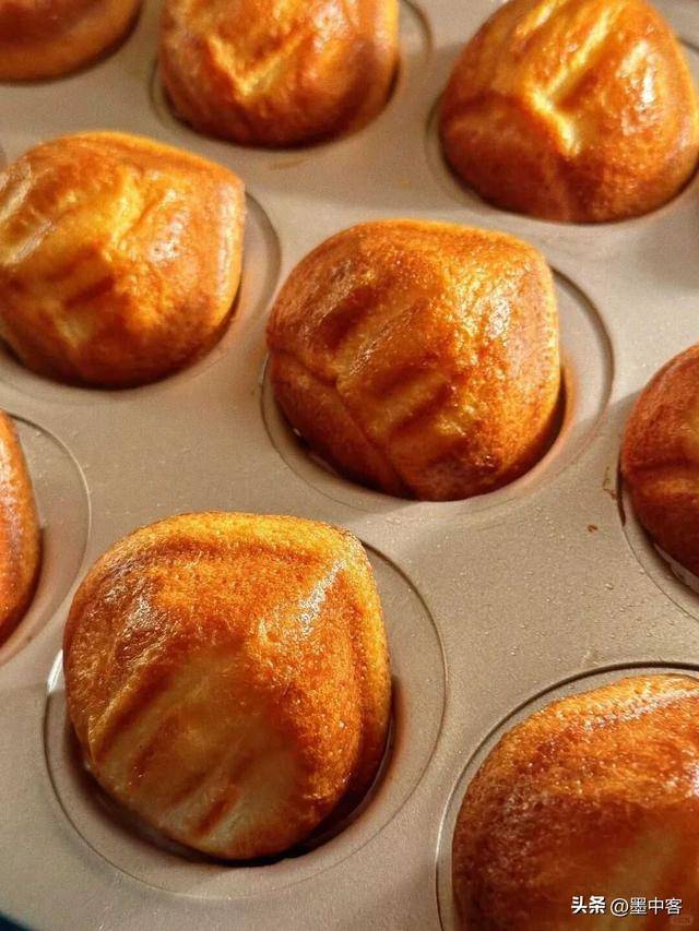 轻人！烘焙内卷：蛋挞是底座智商税是浇头pg电子试玩入口48元的玉米蛋挞收割年(图6)